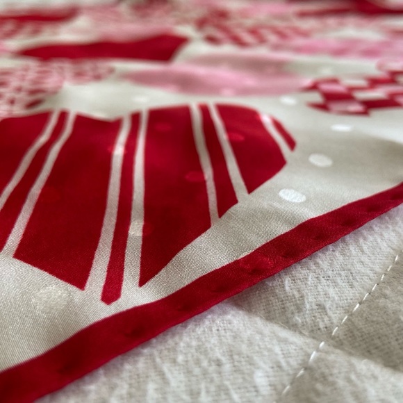 💕 Talbots & Liz Claiborne, Vintage Be My Valentine Scarf & Wristlet Bundle - Picture 9 of 16